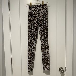Leopard print leggings